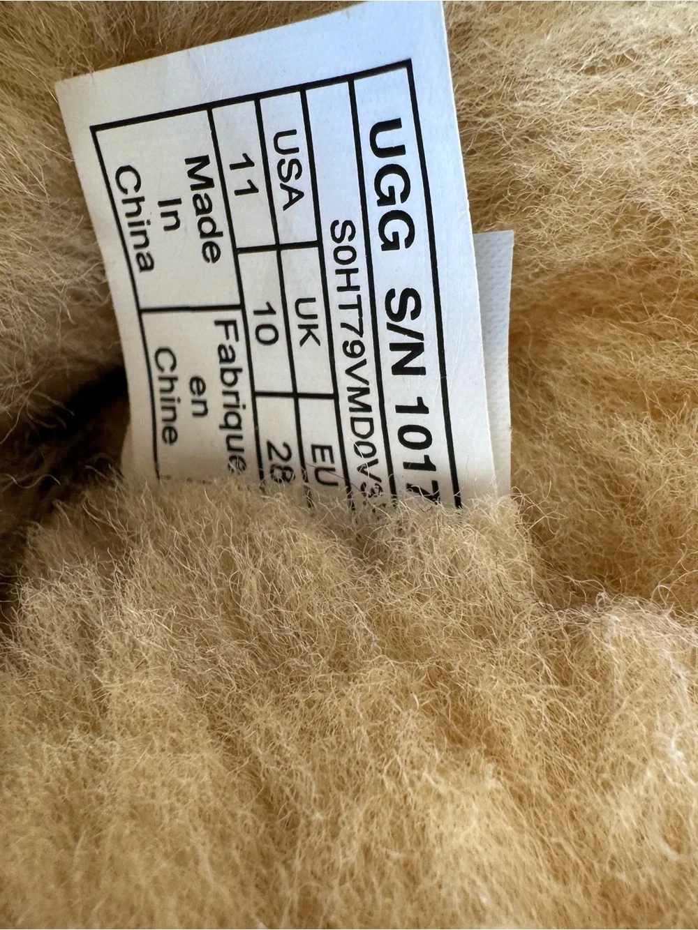 Kids Ugg boots Bailey button in chestnut brand new, never worn